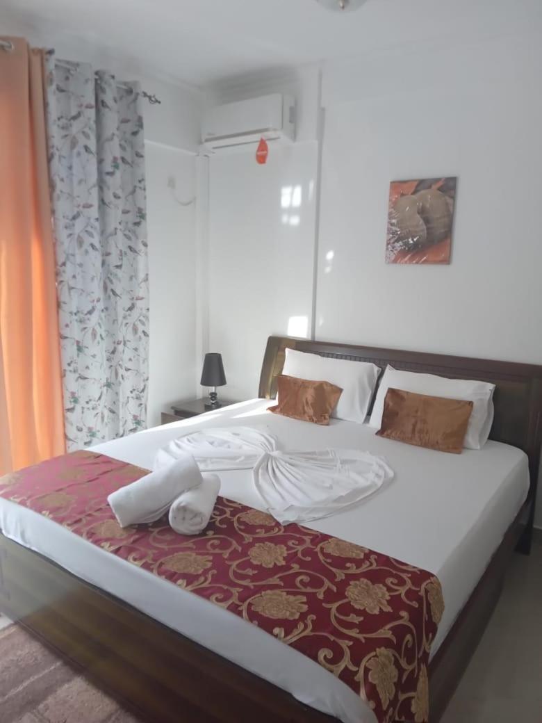 Diamond Plaza Hotel Гранд Анс Стая снимка