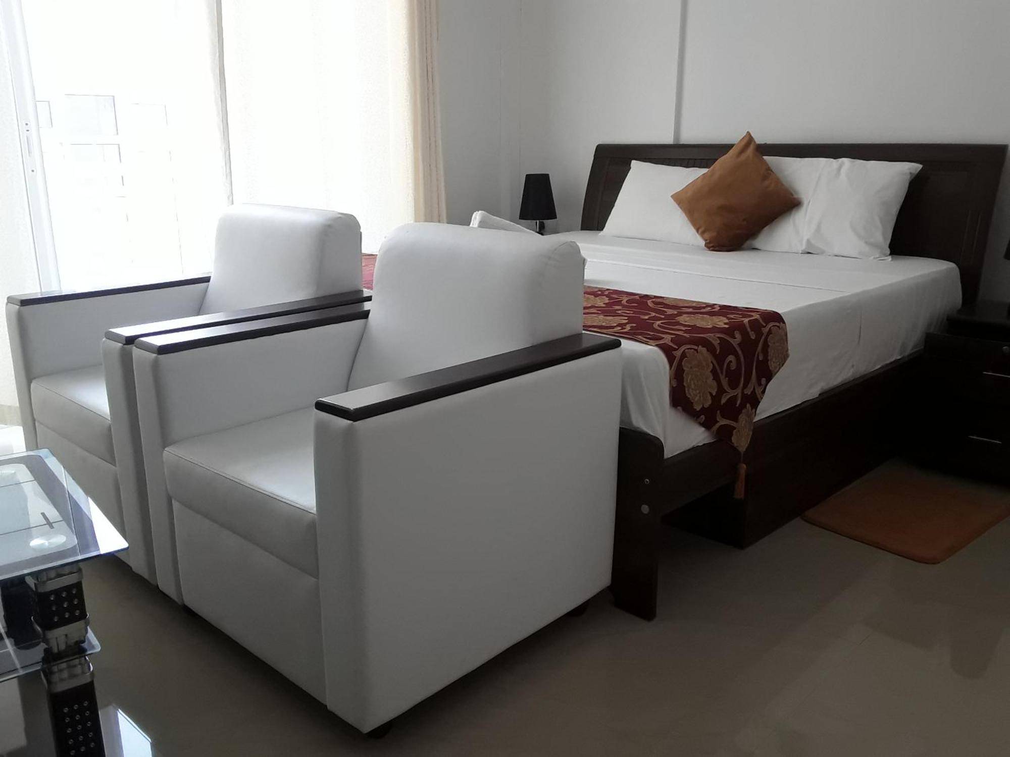 Diamond Plaza Hotel Гранд Анс Стая снимка